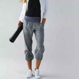 New Lululemon OM Cropped Pants, 8
